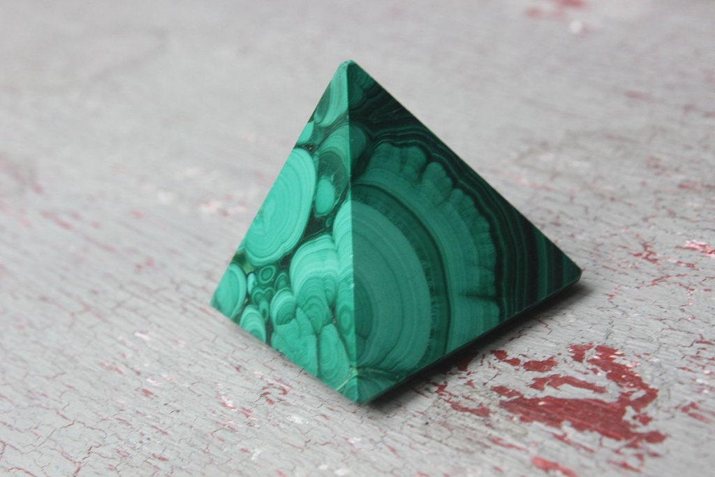 Malachite_pyramid.jpg